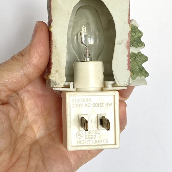 Winter Home Scene Night Light Sensor Ceramic Hand Painted Porcelain with Box - Picture 3 of 7